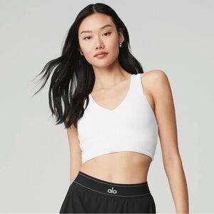 ALO Yoga Airbrush Real Bra in Blush Pink Size Medium (Tank Top)